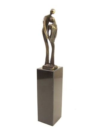 WMA517 De omhelzing 24CM 