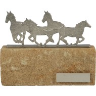 Luxe trofee rennende paarden 17cm WBEL 608